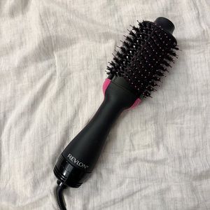 Revlon One-Step Volumizer Hair Dryer Brush